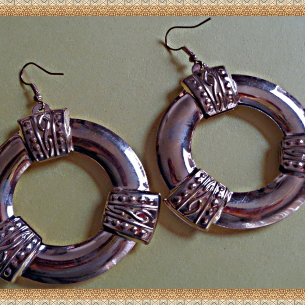 Gold Tone Egyptian Design Dangle Earrings